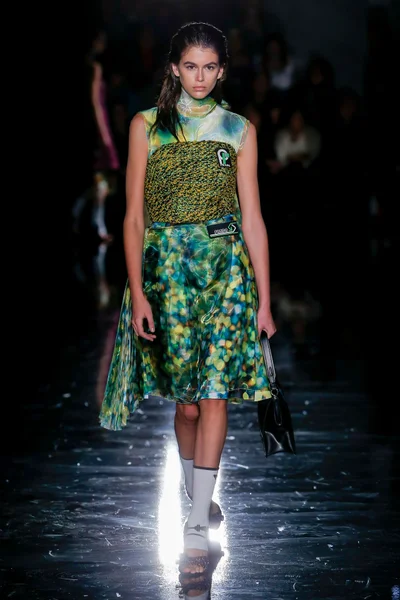 Look 32